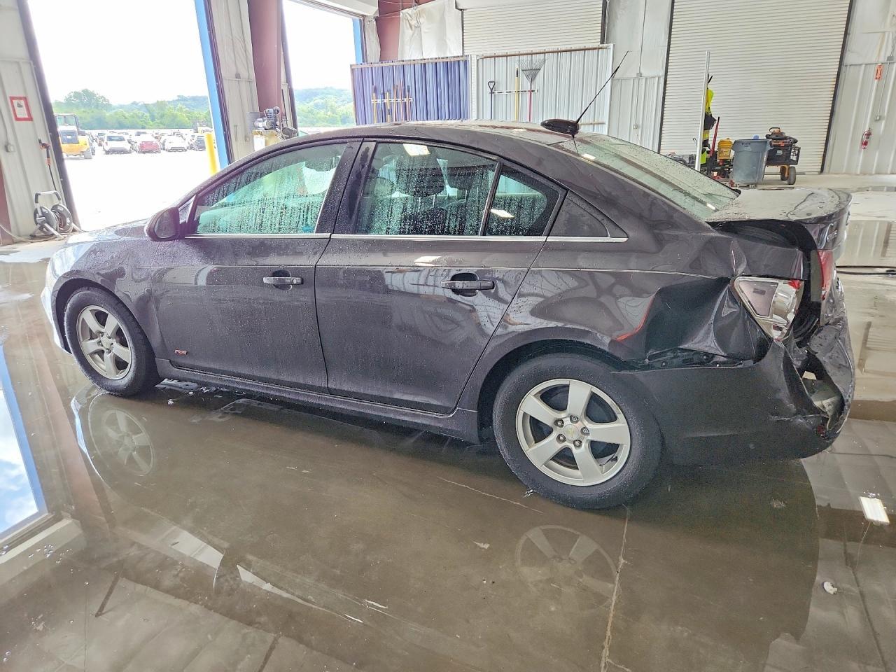2016 Chevrolet Cruze Limited Lt - Image 2
