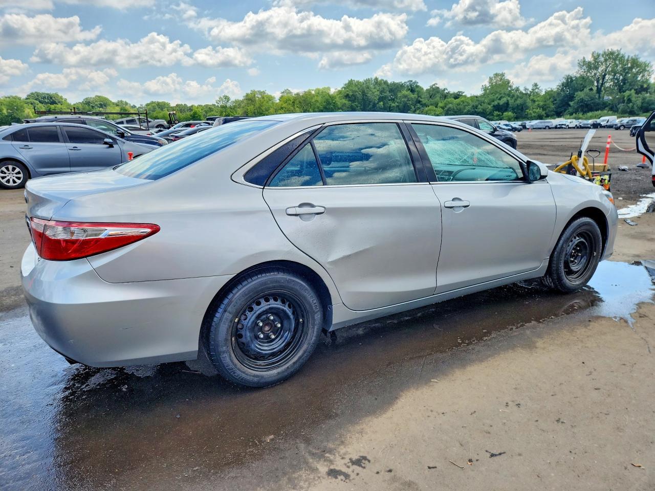 2017 Toyota Camry Le - Фото 3