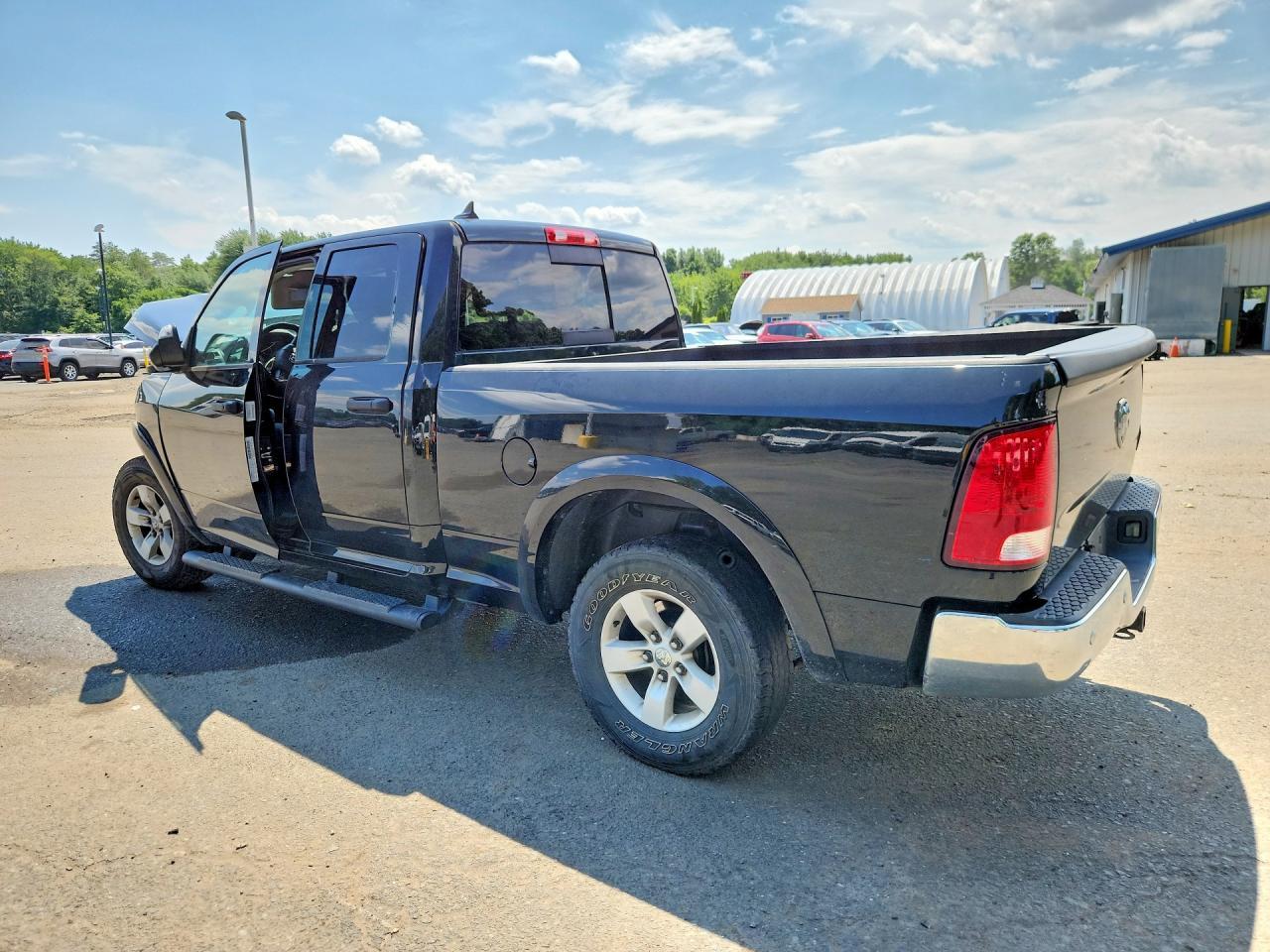 2016 Ram 1500 Slt - Image 2