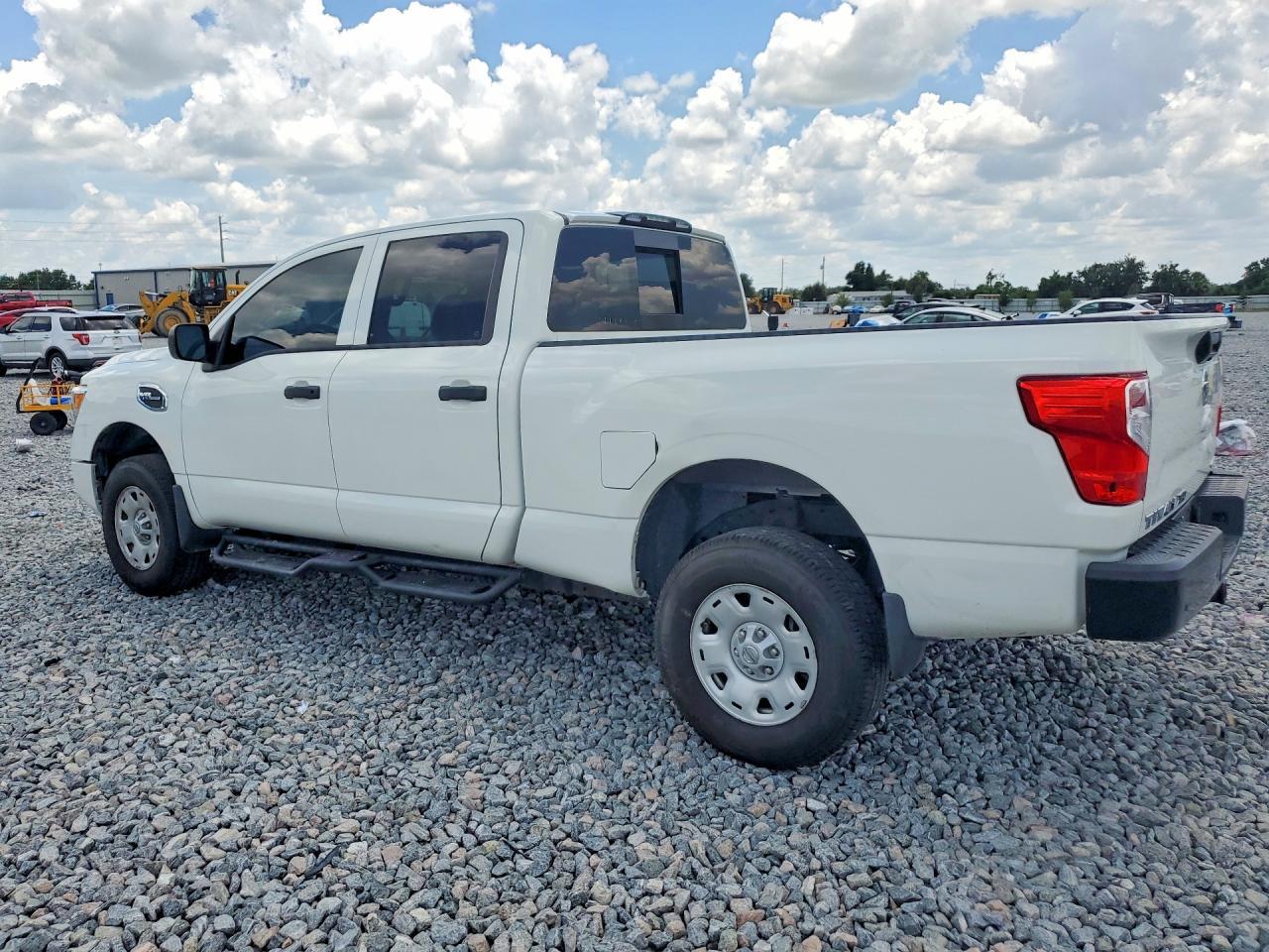 2021 Nissan Titan Xd S - Фото 2