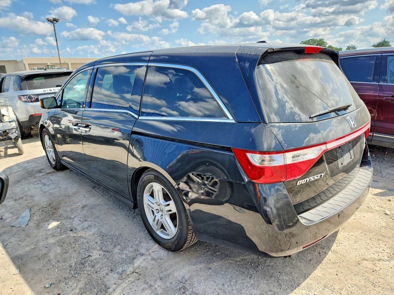 2012 Honda Odyssey Touring - Image 2