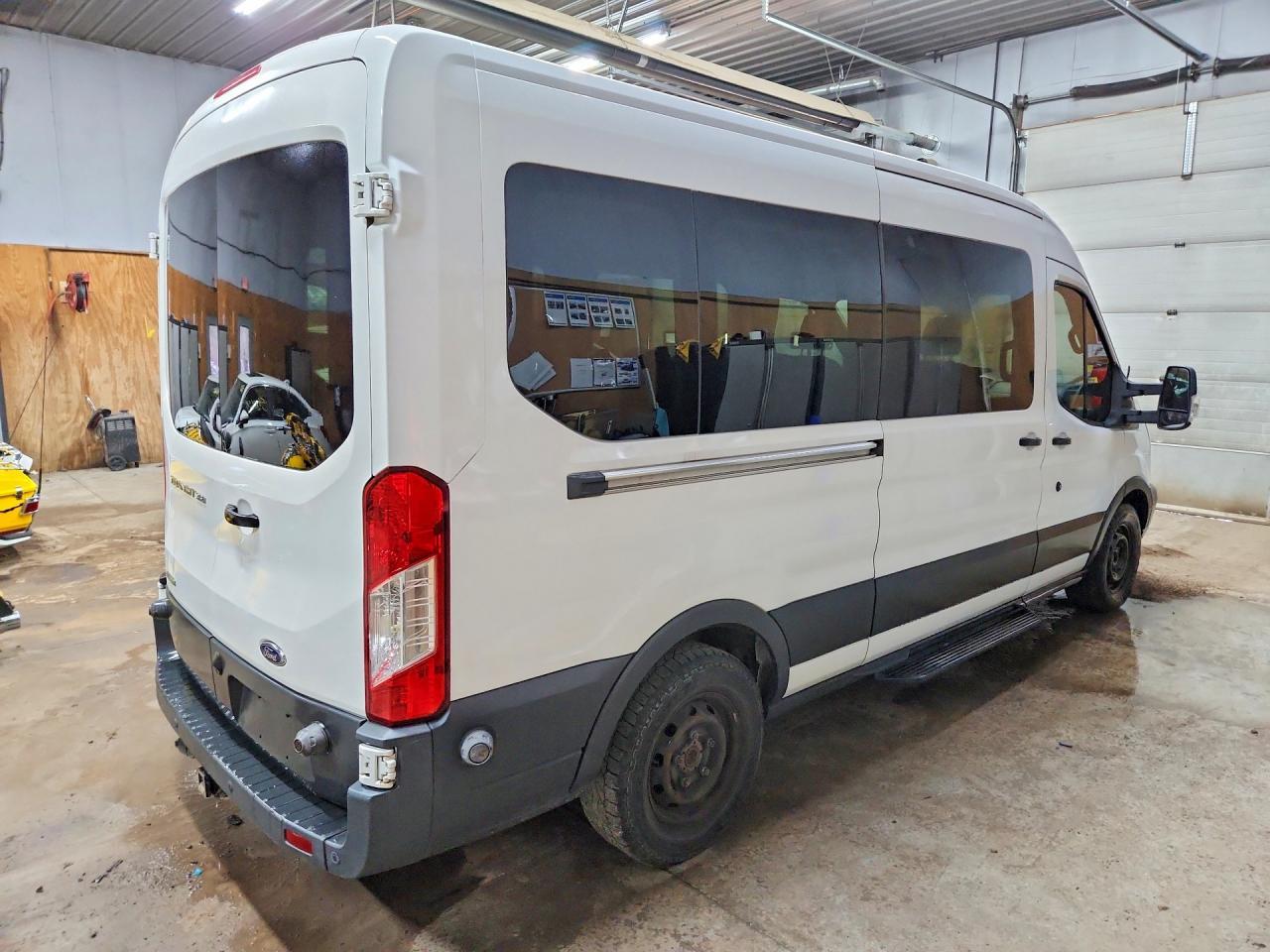 2015 Ford Transit T-350 - Фото 3