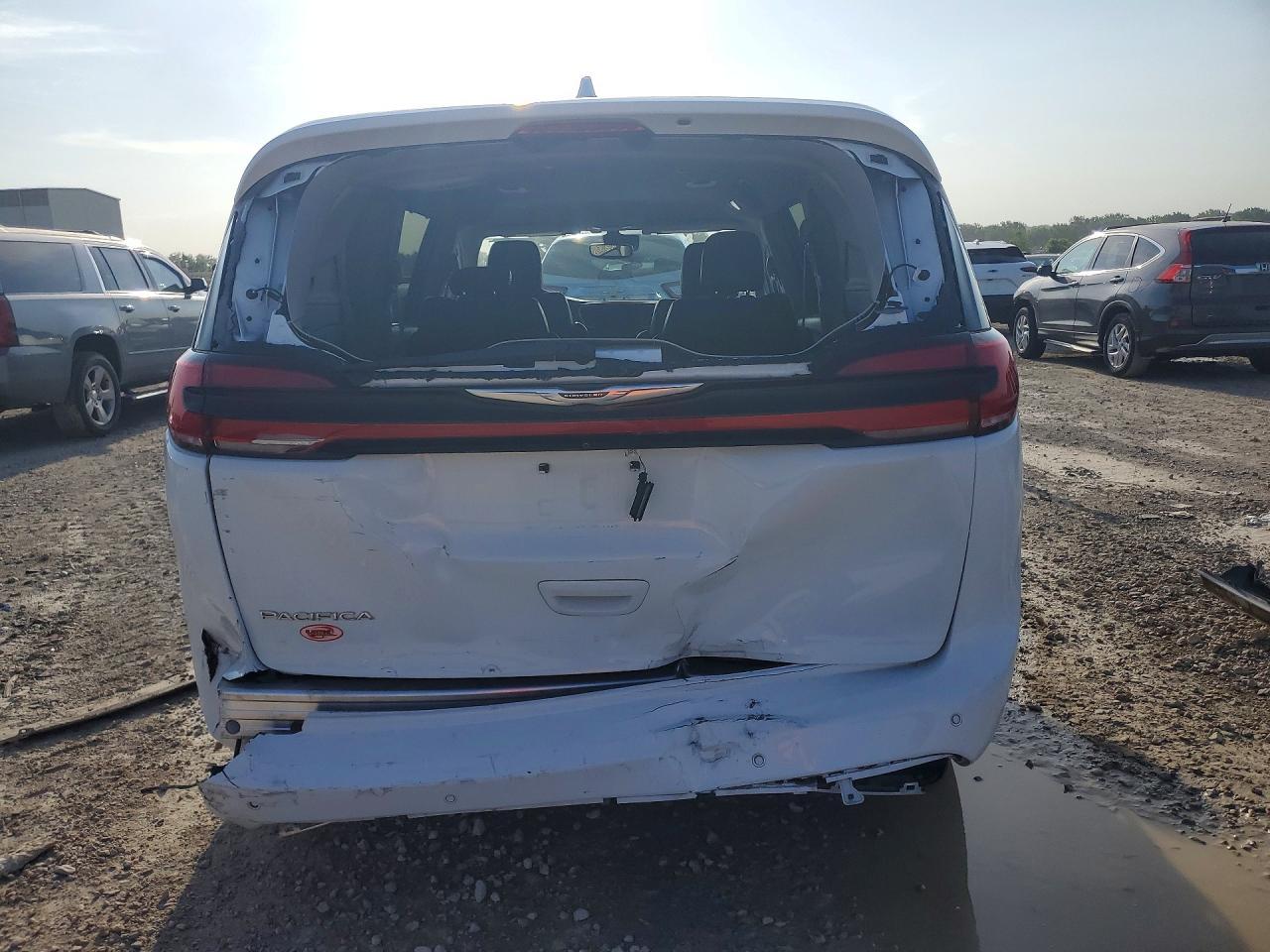 2022 Chrysler Pacifica Touring L - Фото 6