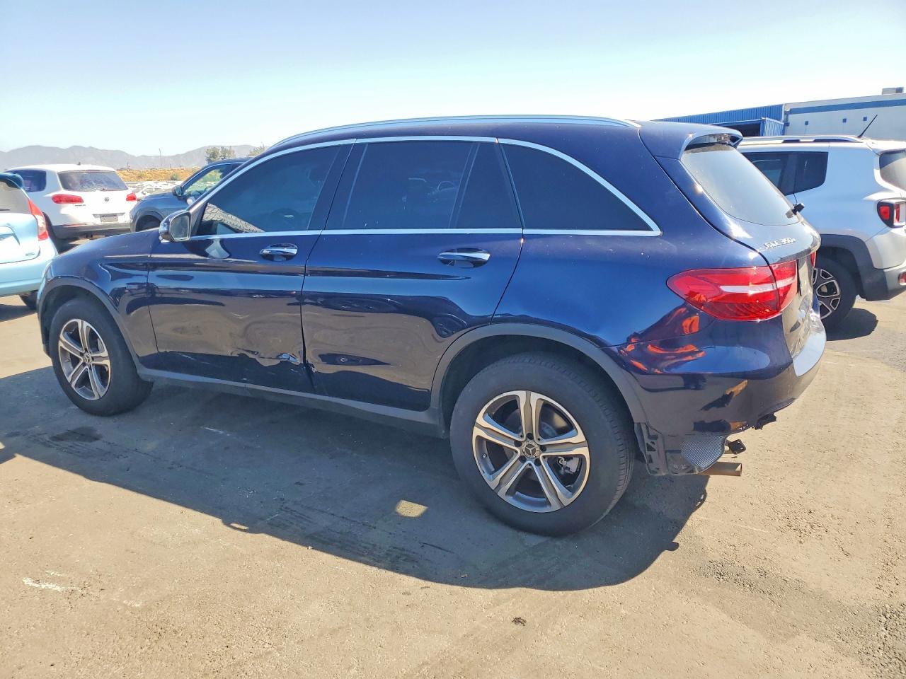 2019 Mercedes-Benz Glc 350E - Image 2