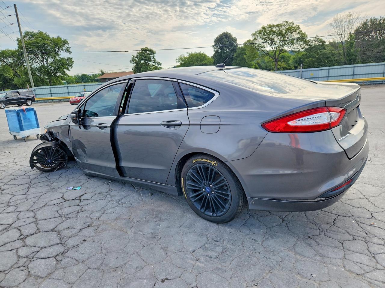 2014 Ford Fusion Se - Фото 2