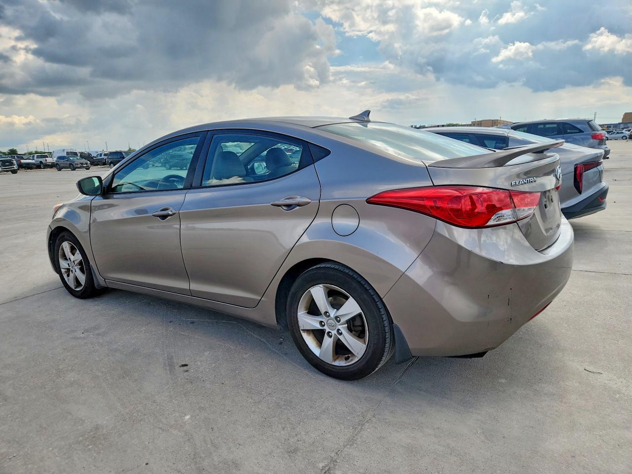 2013 Hyundai Elantra Gls - Фото 2