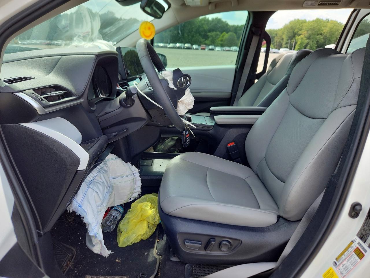 2025 Toyota Sienna Xle 8-Passenger - Фото 7