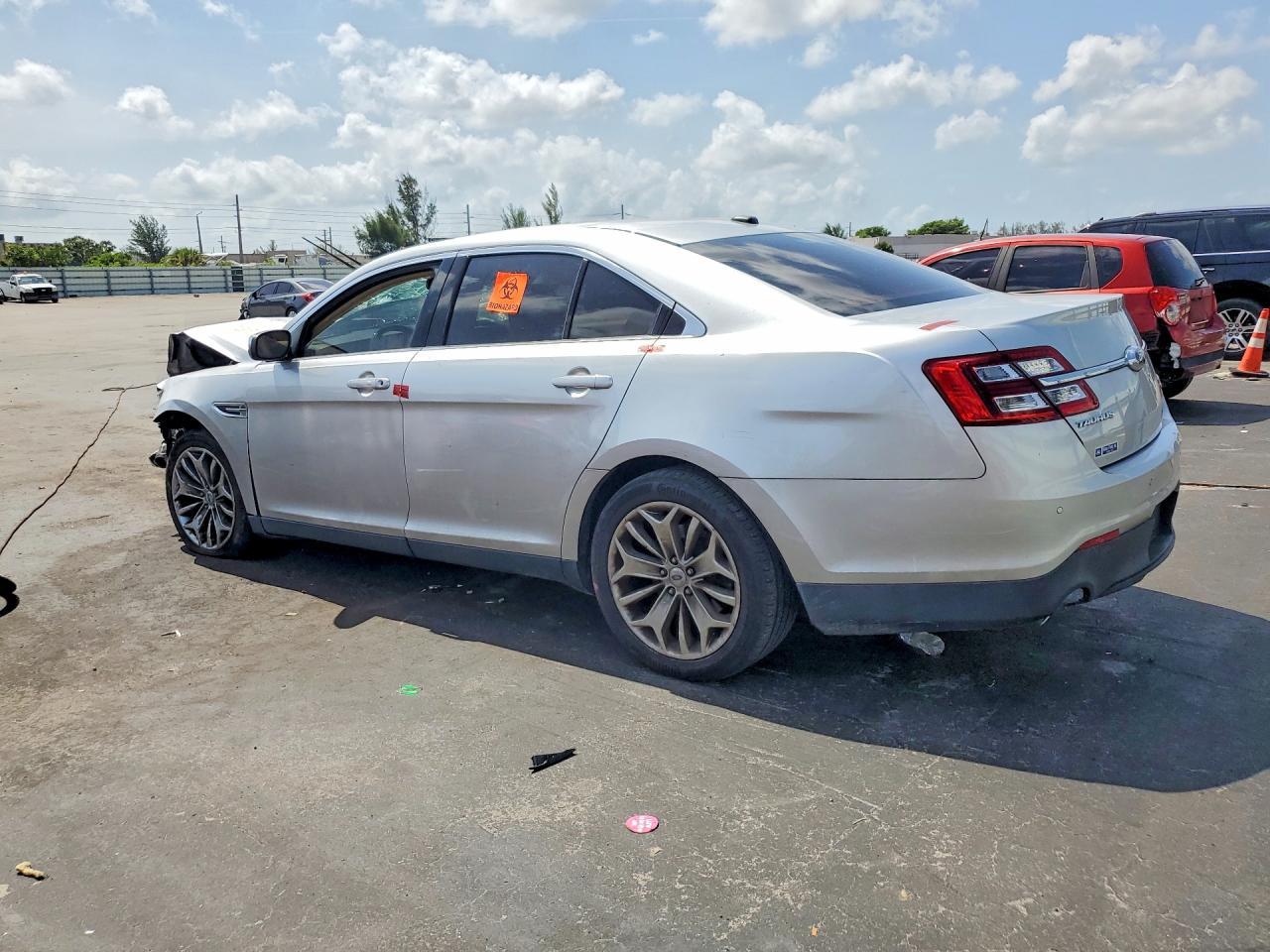 2013 Ford Taurus Limited - Фото 2