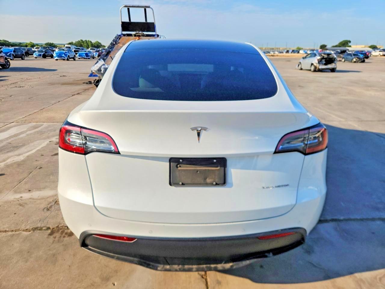 2022 Tesla Model Y - Image 6