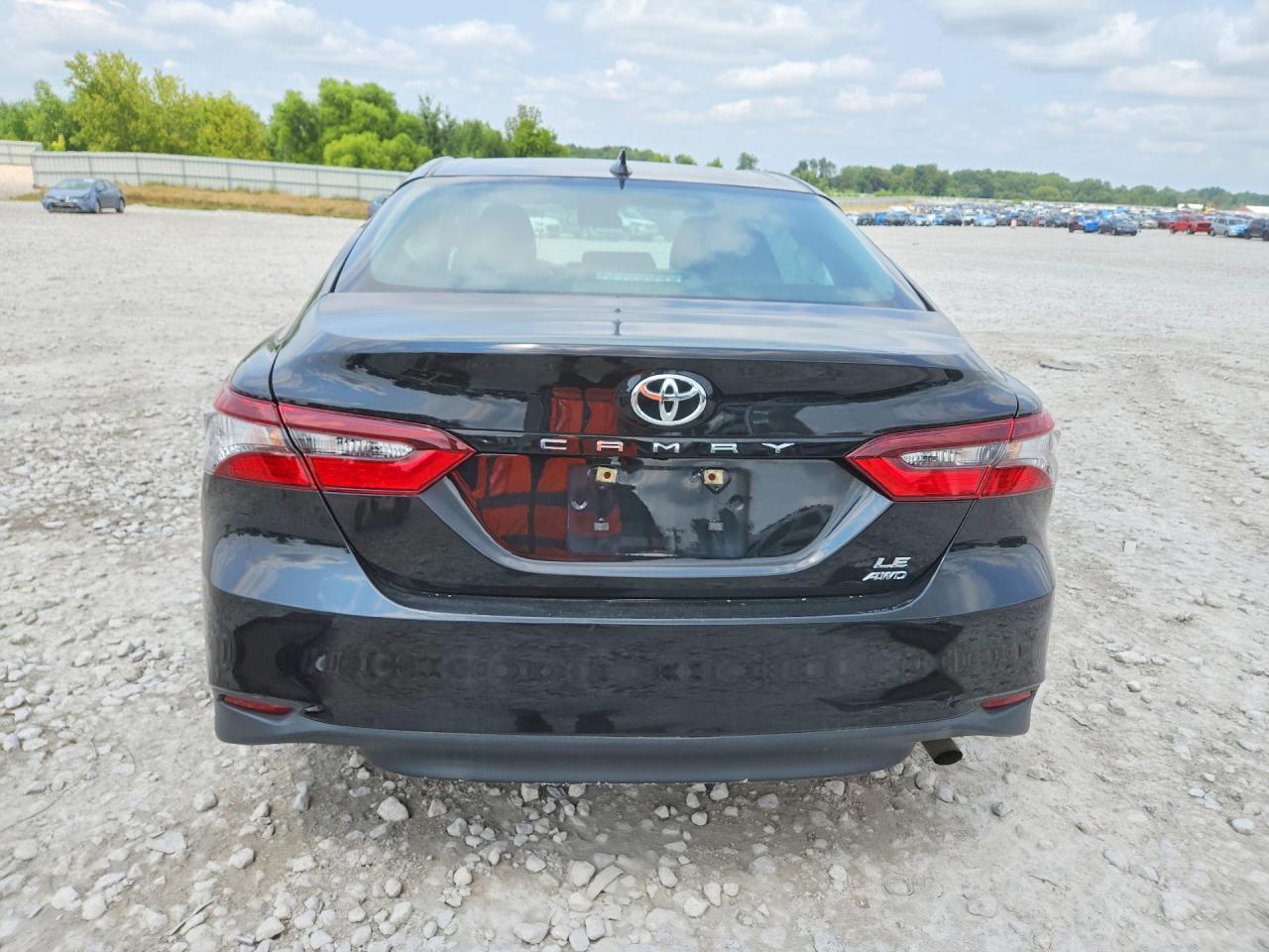 2023 Toyota Camry Le - Фото 6