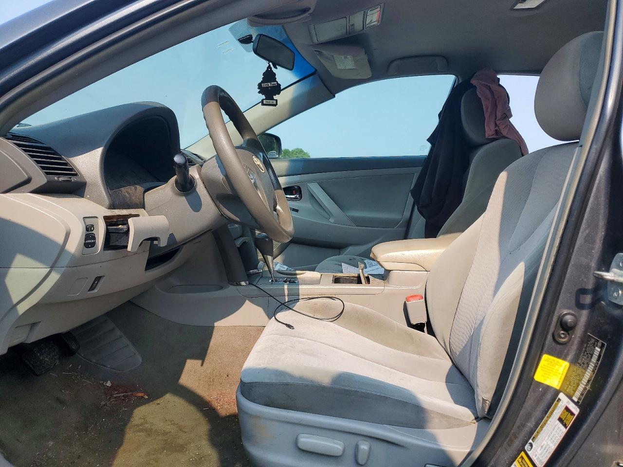 2011 Toyota Camry Le - Фото 7