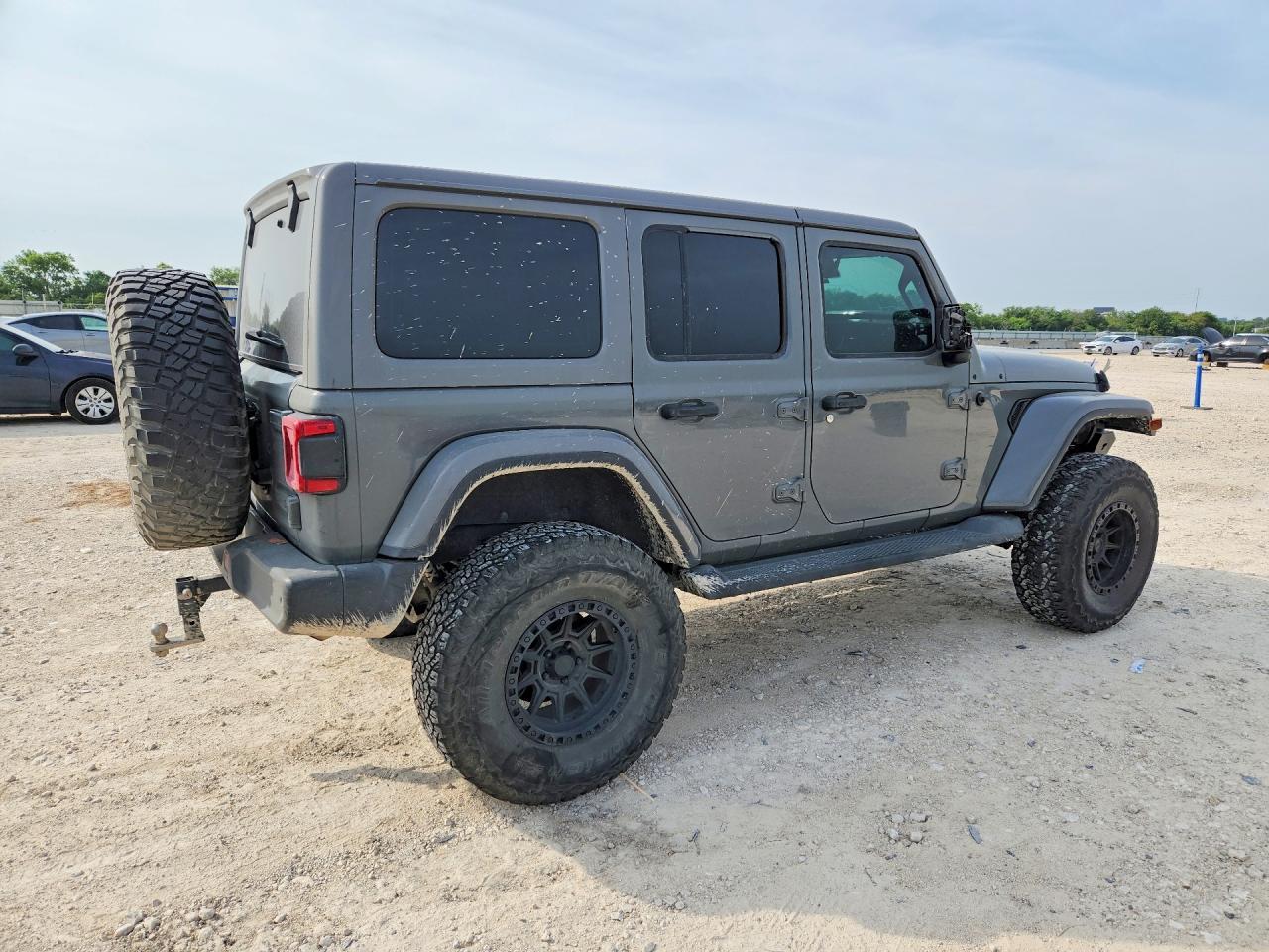 2020 Jeep Wrangler Unlimited Sahara - Фото 3