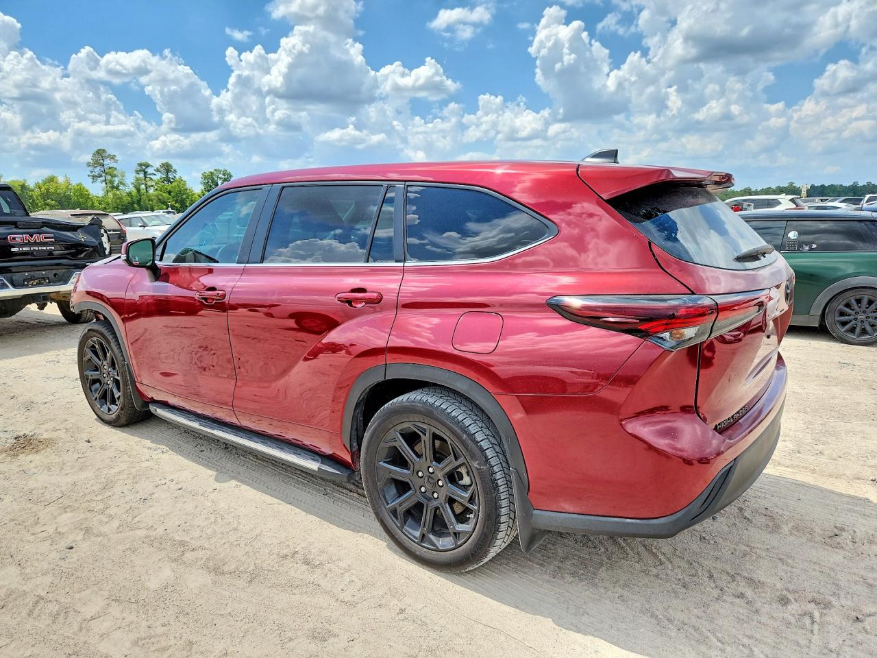 2024 Toyota Highlander Le - Фото 2