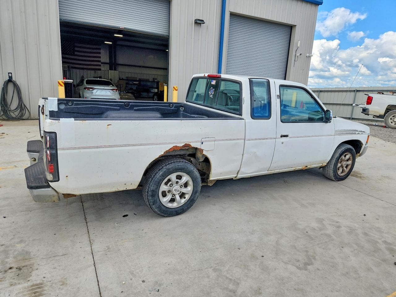 1996 Nissan Truck Xe - Фото 3