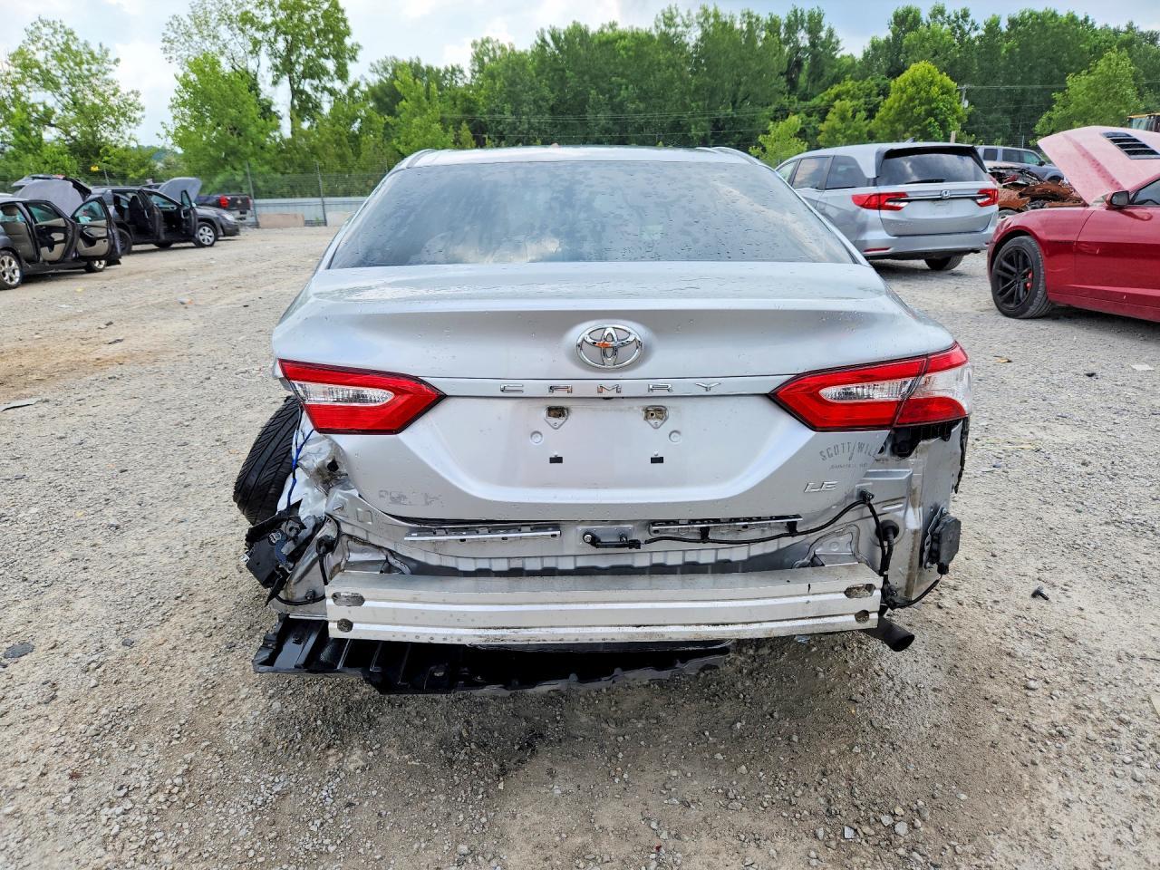 2018 Toyota Camry Le - Фото 6