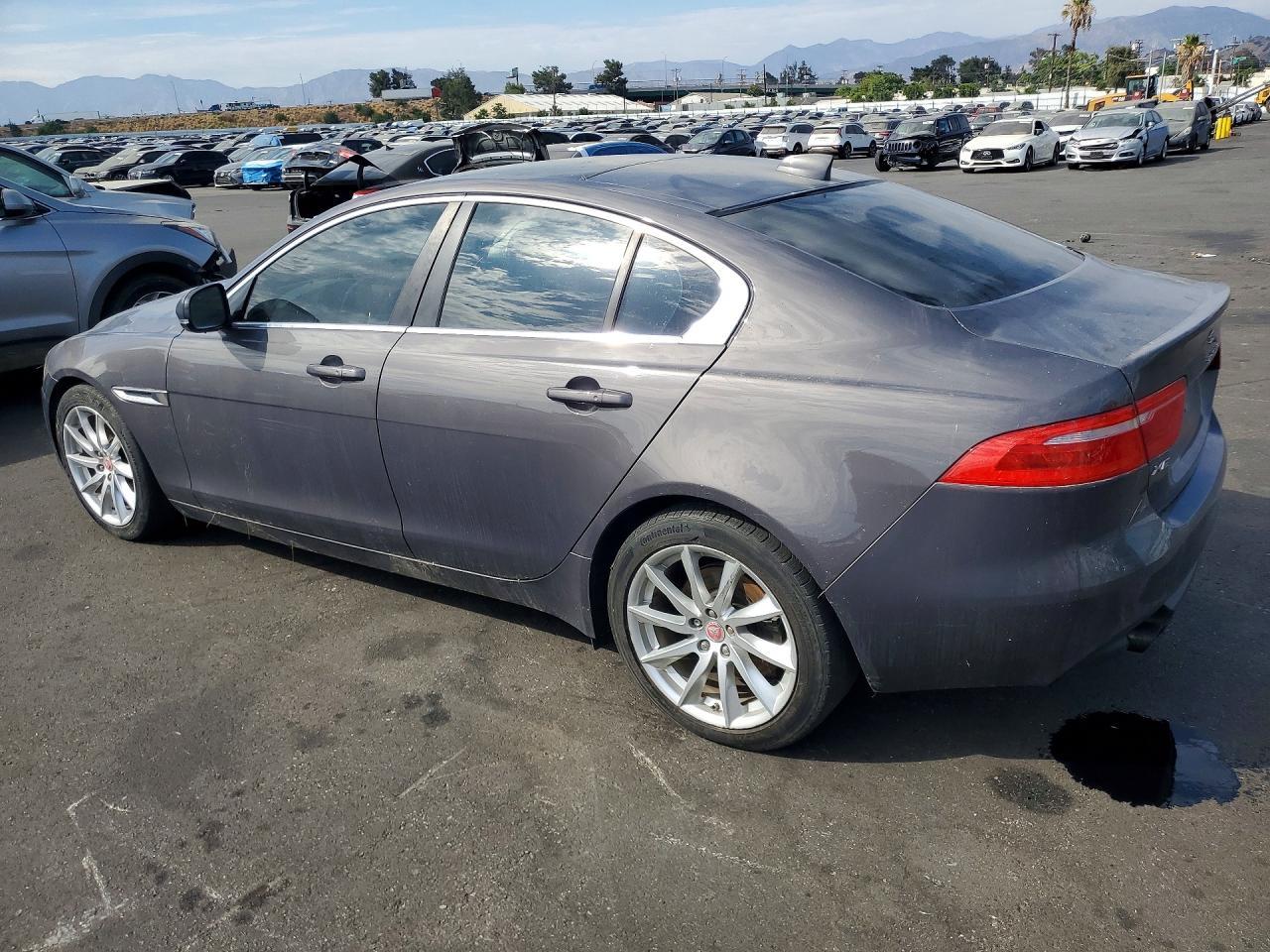 2017 Jaguar Xe Prestige - Image 2