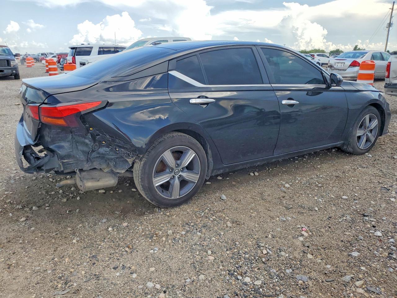 2019 Nissan Altima S - Image 3