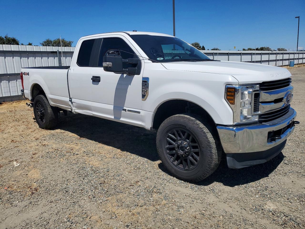 2019 Ford F250 Super Duty - Фото 4