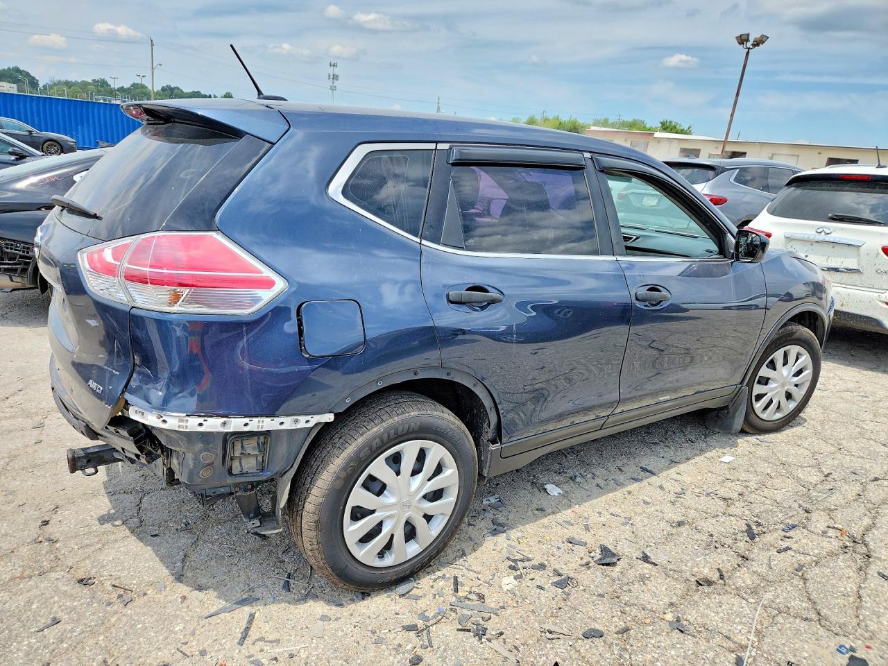 2016 Nissan Rogue S - Фото 3
