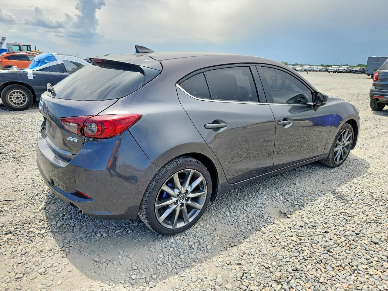 2018 Mazda 3 Touring - Image 3