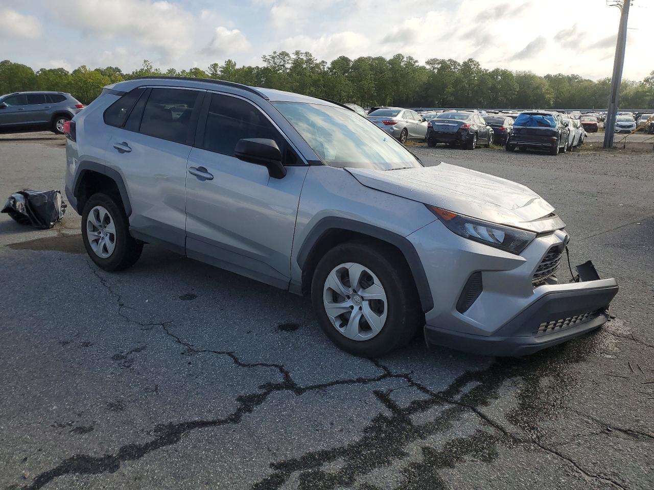 2019 Toyota Rav4 Le - Image 4