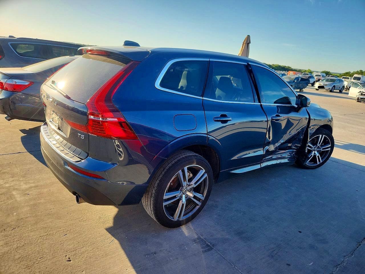 2021 Volvo Xc60 T5 Momentum - Фото 3