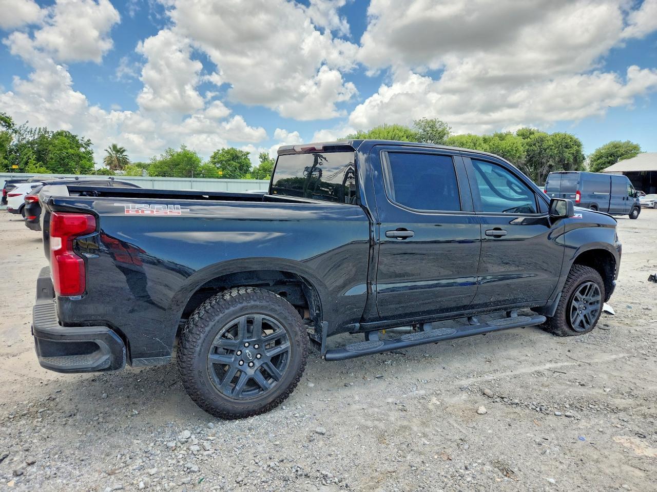 2021 Chevrolet Silverado K1500 Trail Boss Custom - Фото 3