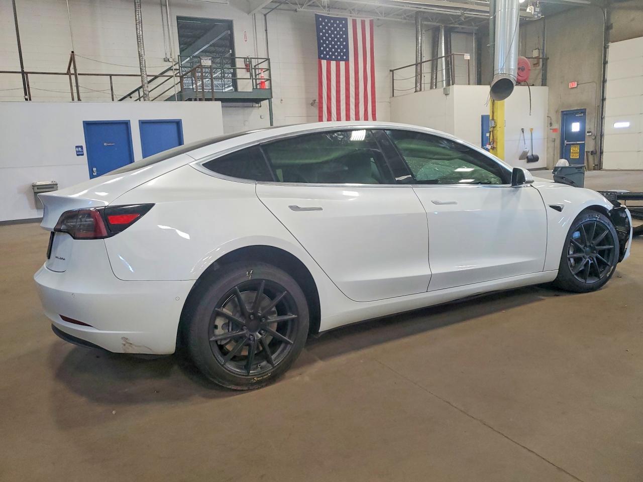 2020 Tesla Model 3 - Фото 3
