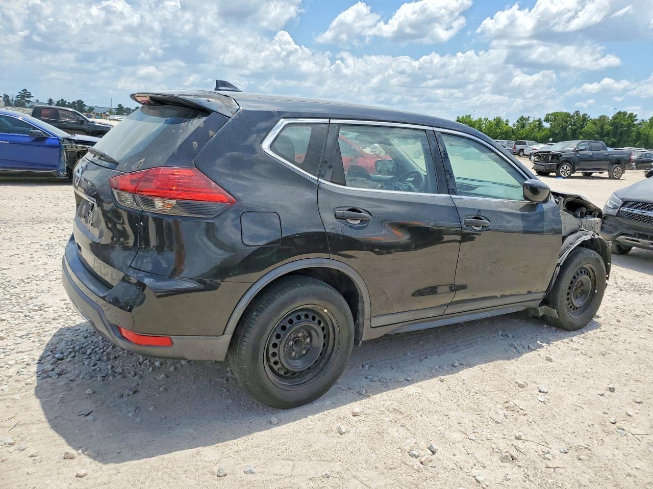 2017 Nissan Rogue S - Фото 3