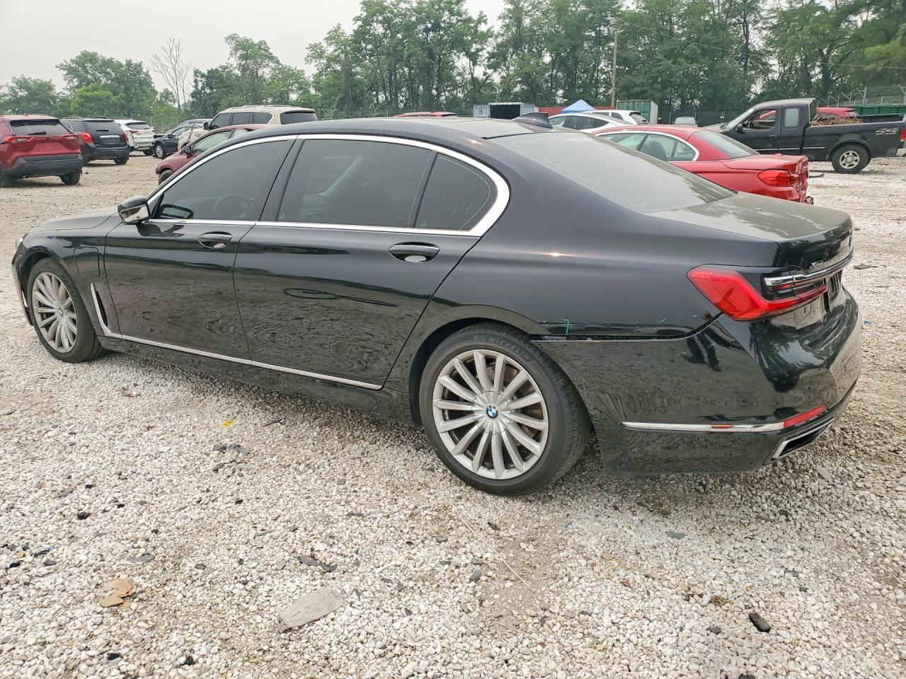 2020 BMW 745Xe - Фото 2