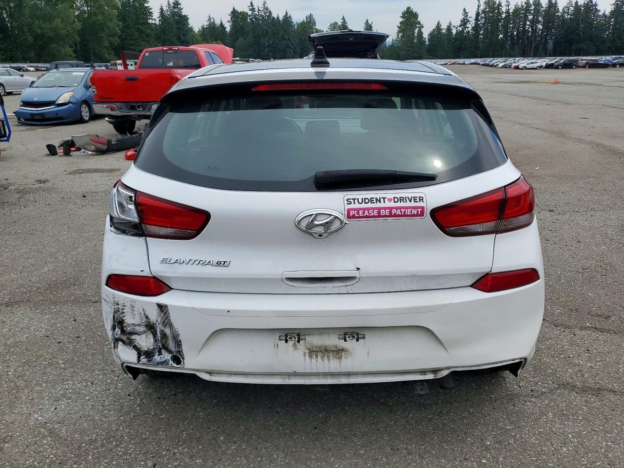 2019 Hyundai Elantra Gt Base - Фото 6