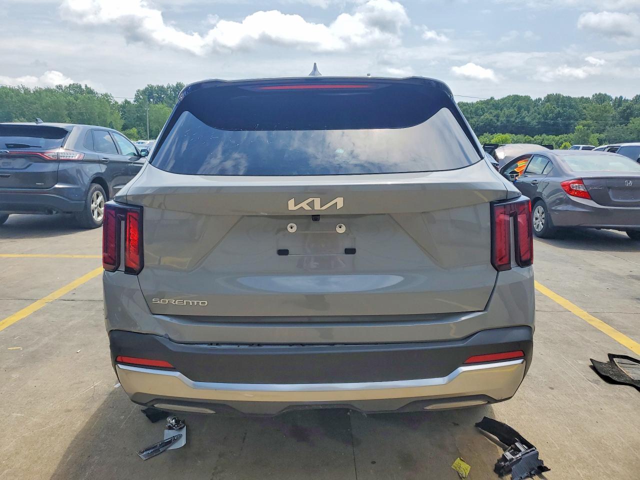2026 Kia Sorento S - Фото 6