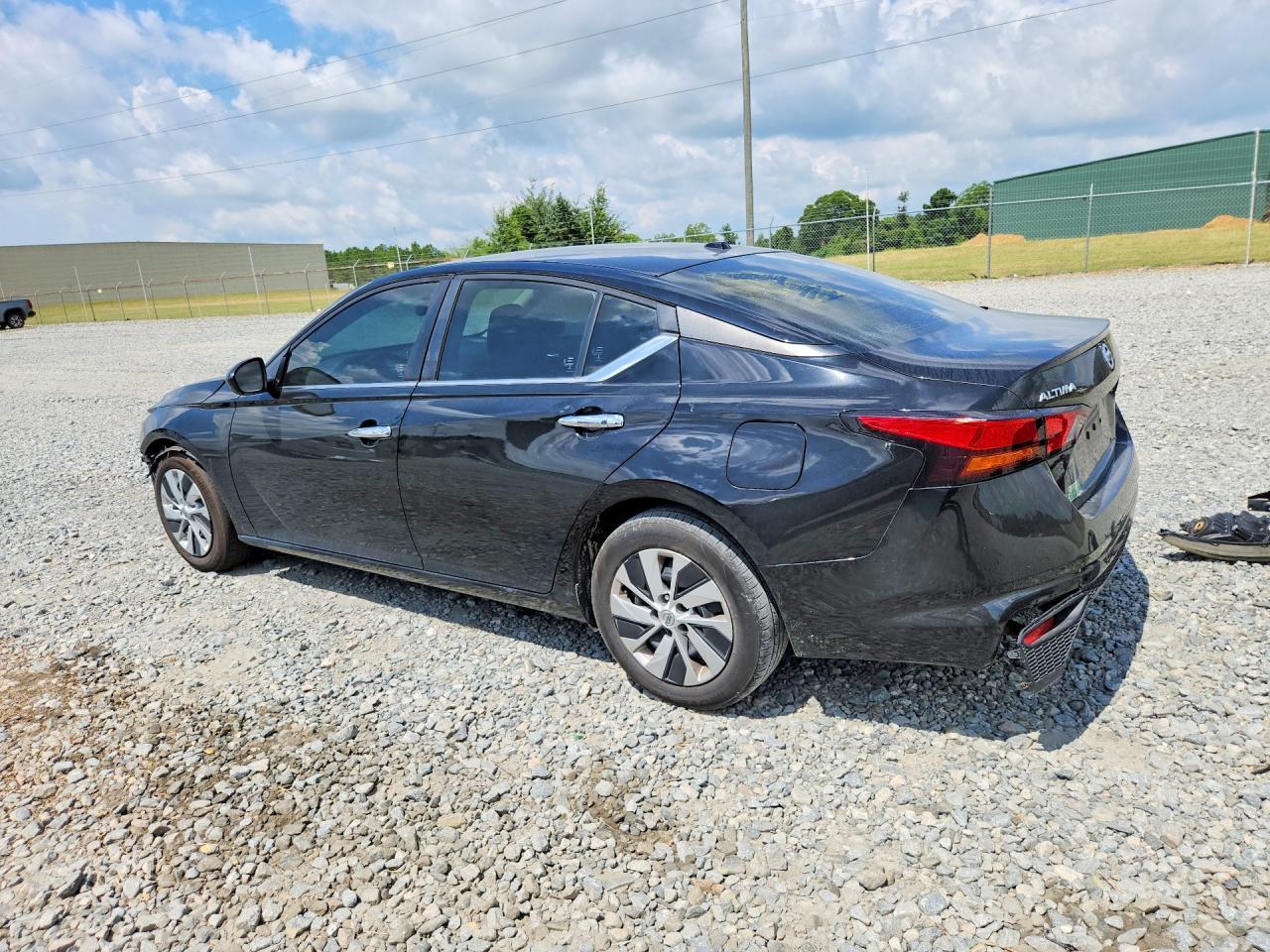 2019 Nissan Altima S - Image 2