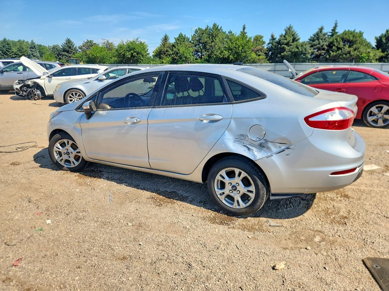 2016 Ford Fiesta Se - Фото 2