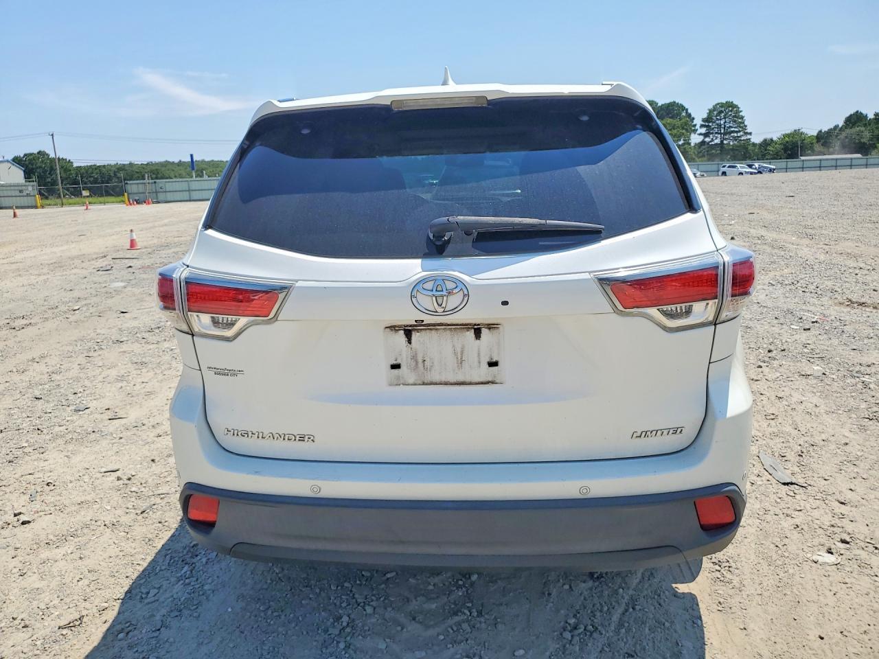 2015 Toyota Highlander Limited Platinum - Image 6