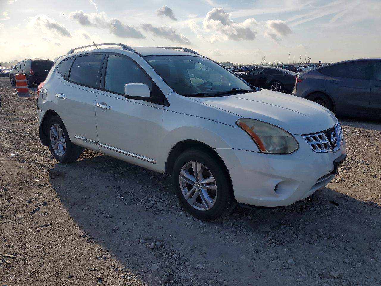 2013 Nissan Rogue S - Image 4