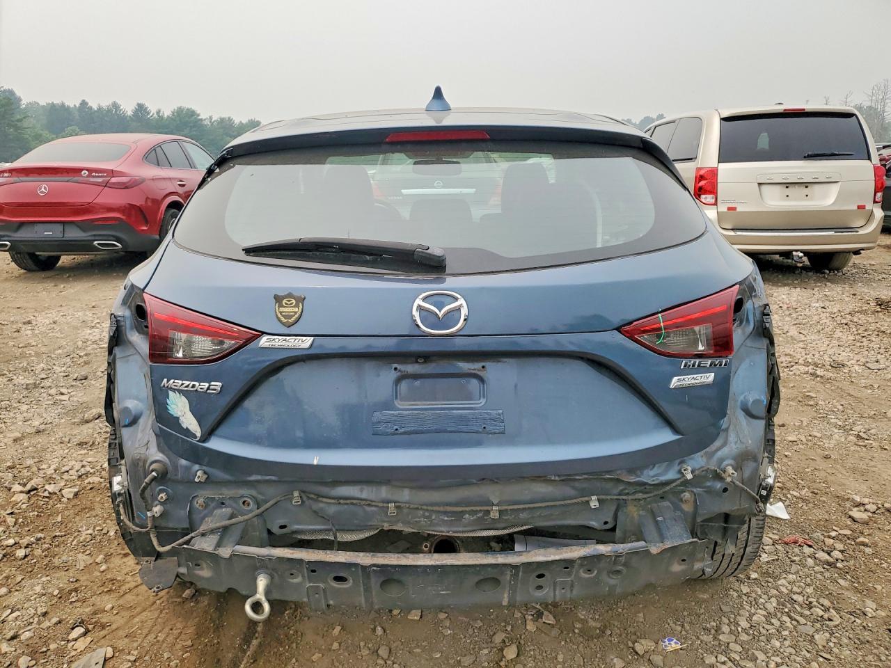 2015 Mazda 3 Grand Touring - Image 6