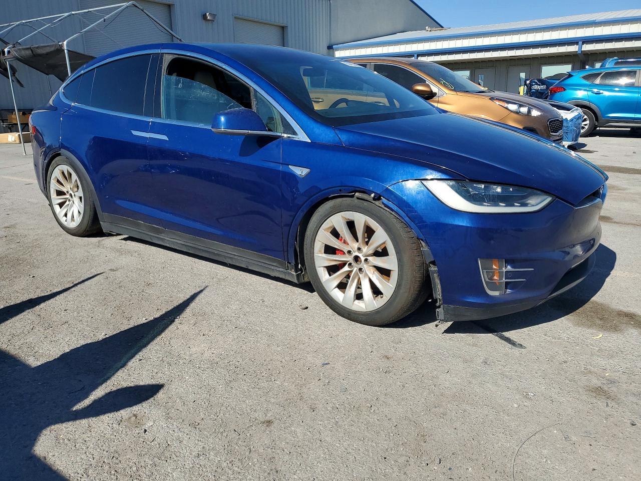 2016 Tesla Model X - Фото 4