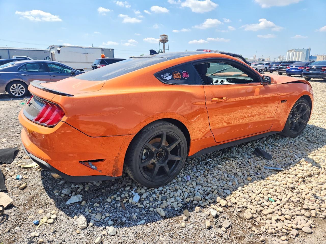 2020 Ford Mustang Gt - Фото 3