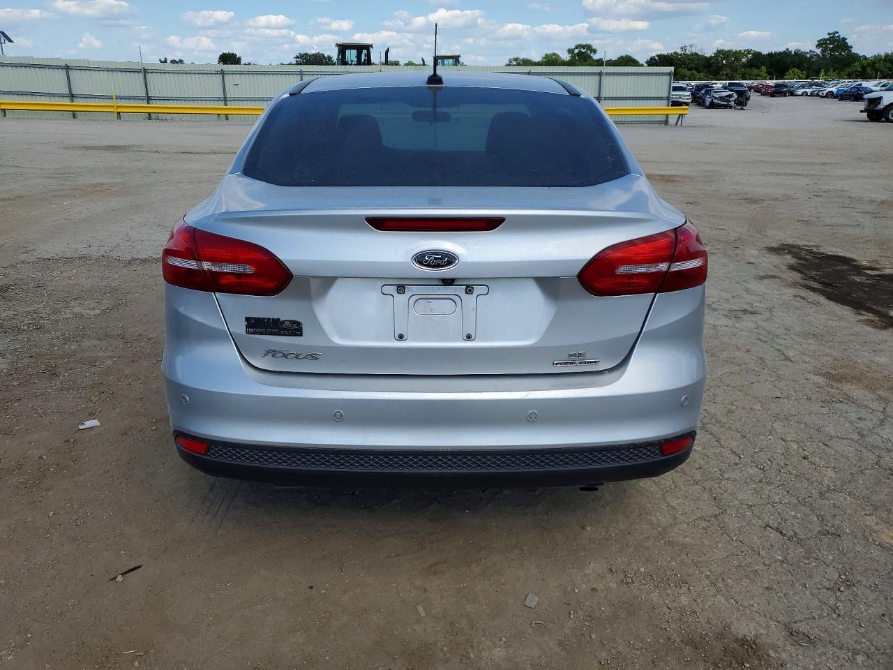 2016 Ford Focus Se - Фото 6