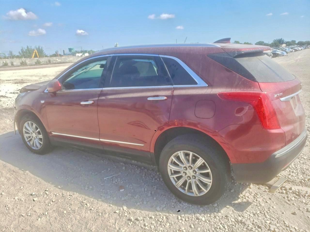 2017 Cadillac Xt5 - Image 2