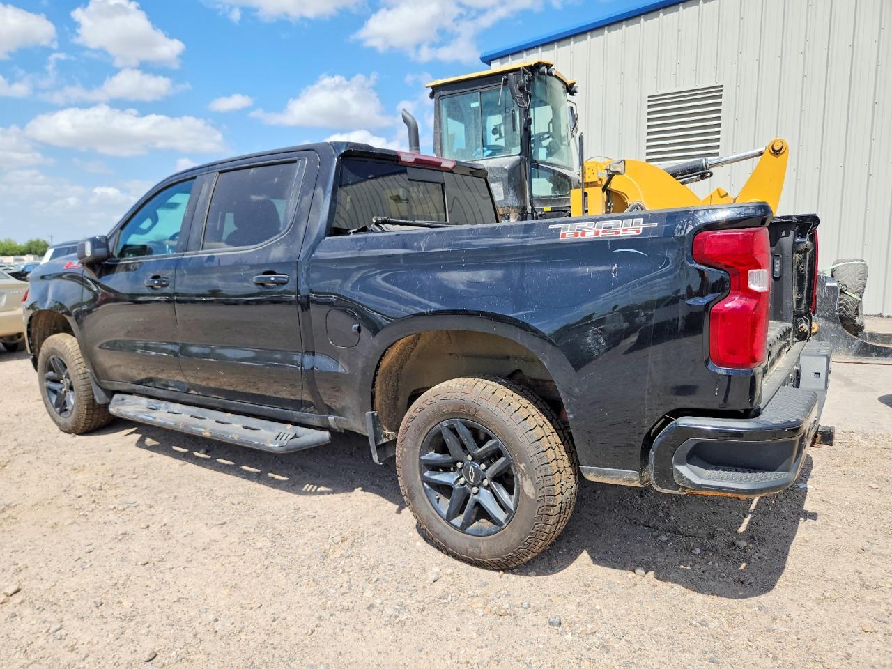 2019 Chevrolet Silverado K1500 Lt Trail Boss - Image 2