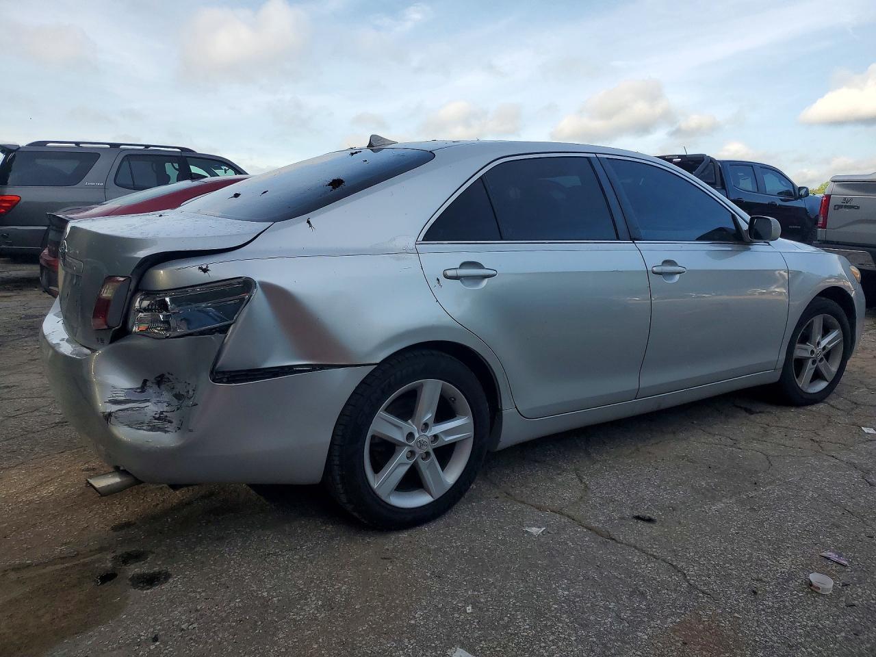 2007 Toyota Camry Le - Фото 3