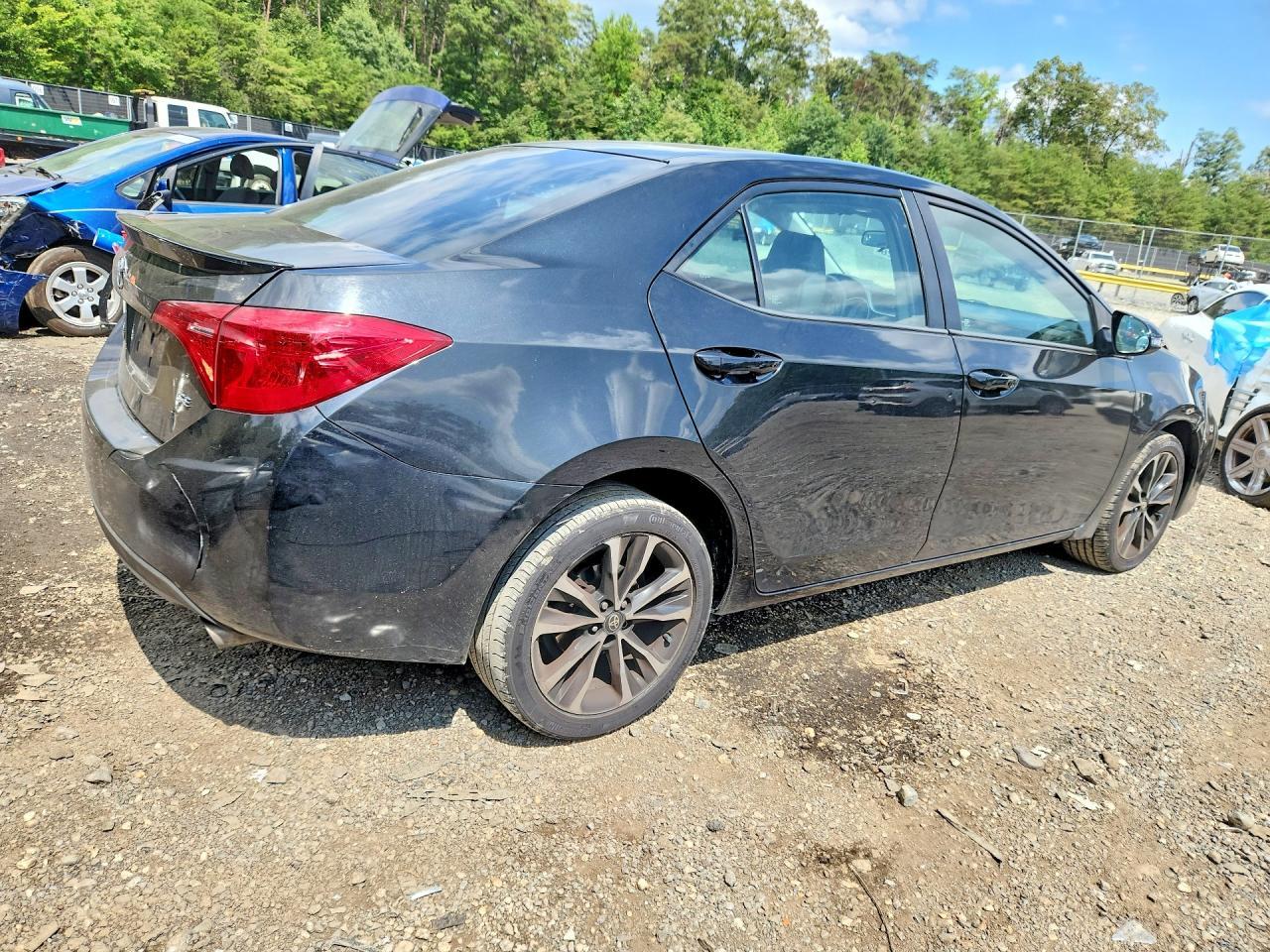 2017 Toyota Corolla Se - Image 3