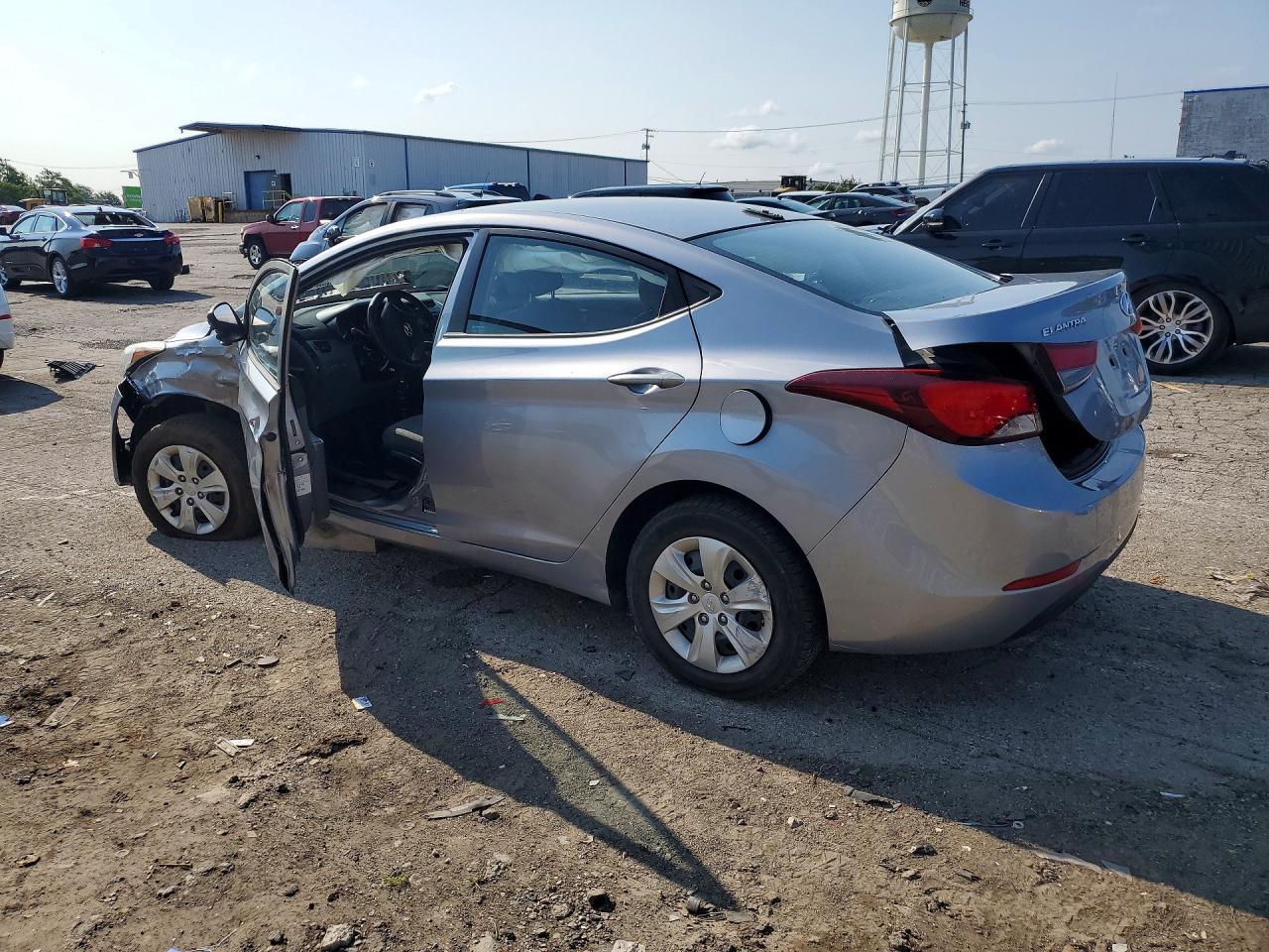 2016 Hyundai Elantra Se - Фото 2