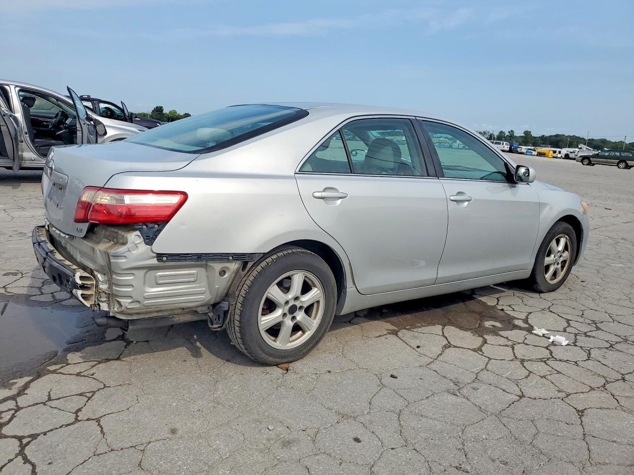 2007 Toyota Camry Le - Фото 3