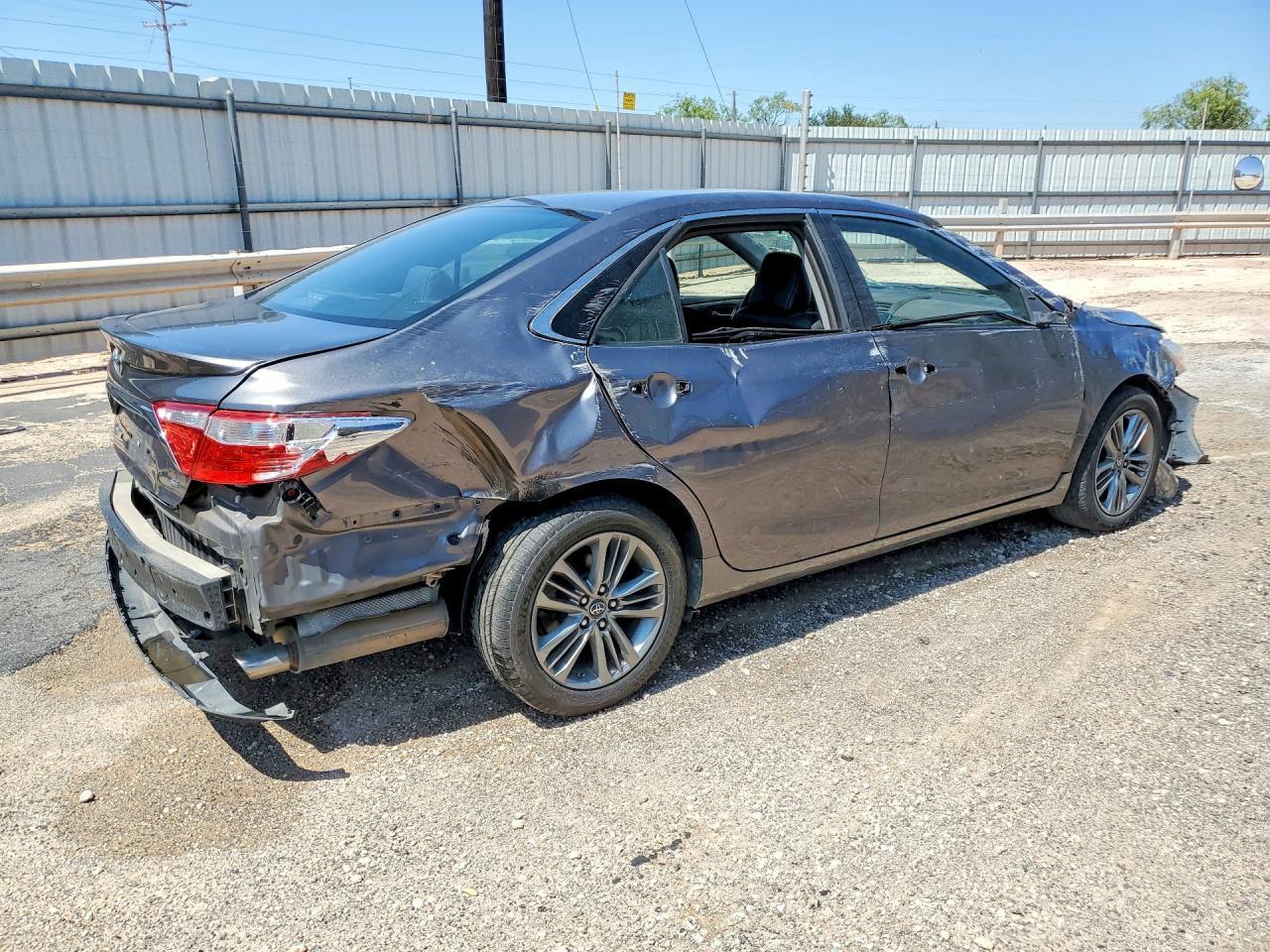 2017 Toyota Camry Se - Image 3