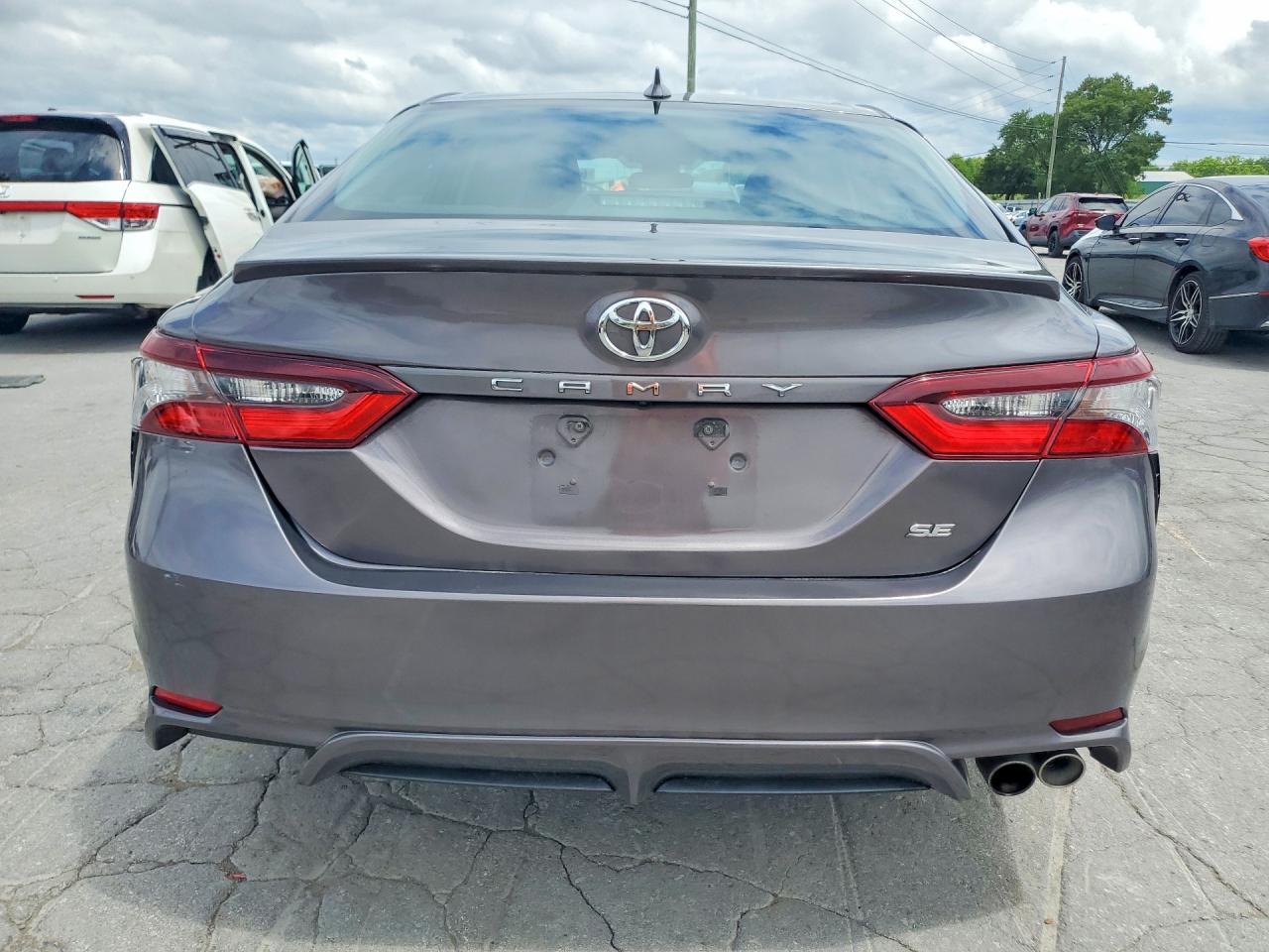 2021 Toyota Camry Se - Фото 6