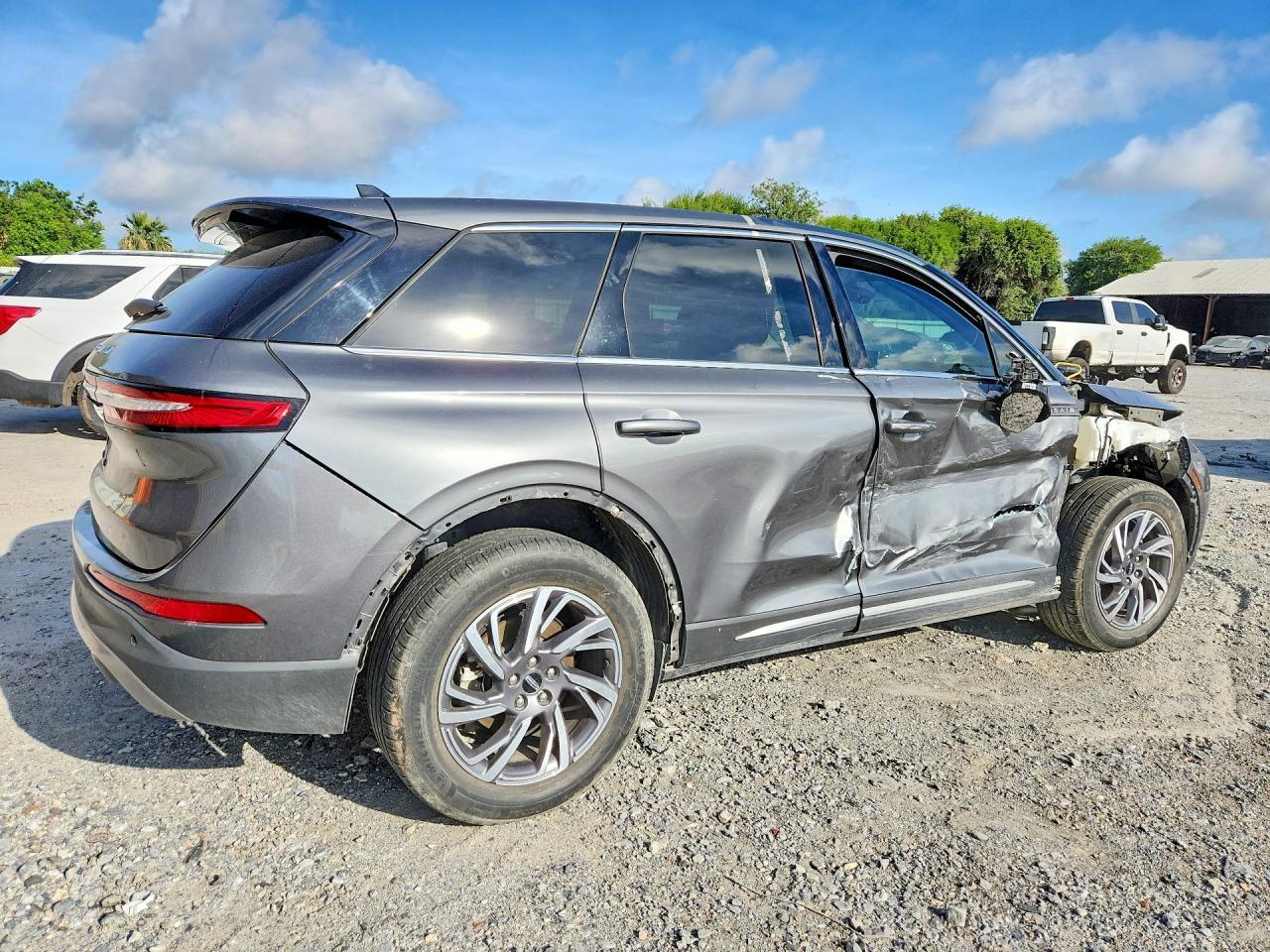 2024 Lincoln Corsair - Image 3