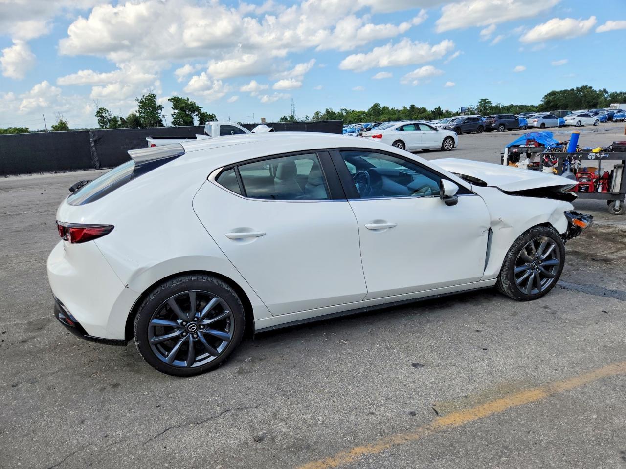 2019 Mazda 3 Preferred - Фото 3